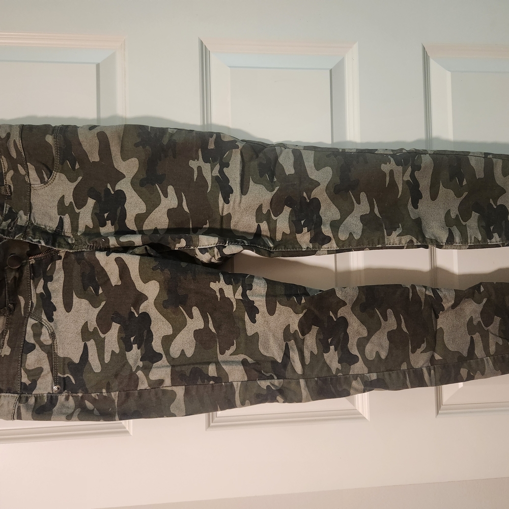 Trendy Camouflage Patterned Pants
